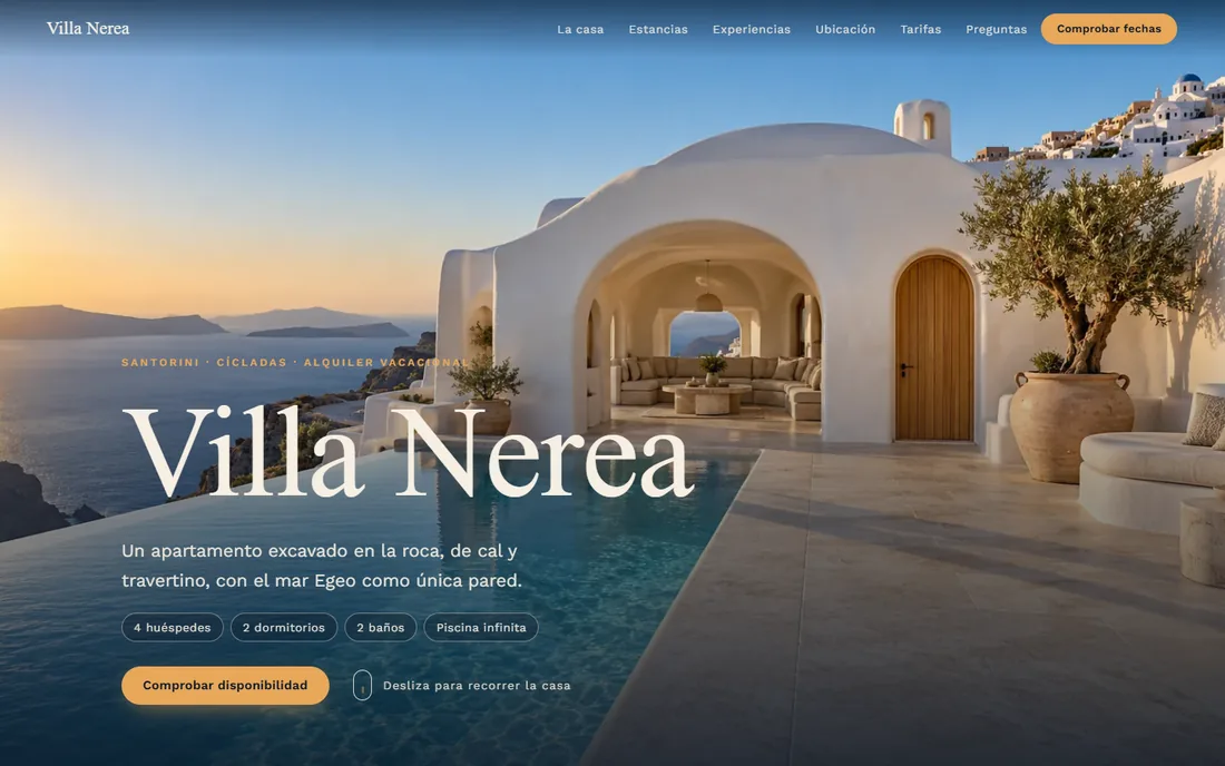 Portada de Villa Nerea: fachada blanca con arco, olivo y piscina infinita sobre el mar Egeo al atardecer, con el título, los datos de la casa y el botón para comprobar disponibilidad